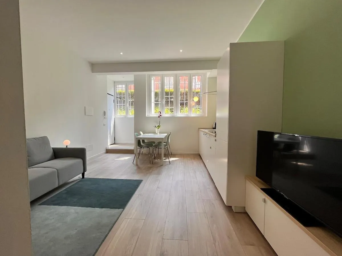 Little Green Flat In Bande Nere Area Μιλάνο 0*,  Ιταλία