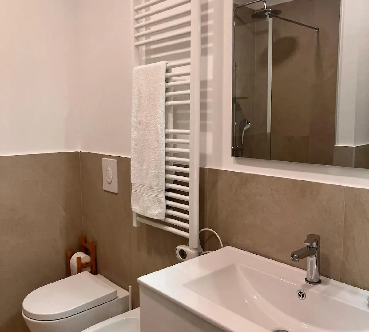 Little Green Flat In Bande Nere Area Μιλάνο 0*,  Ιταλία