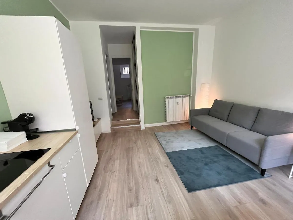 Little Green Flat In Bande Nere Area 米兰 公寓