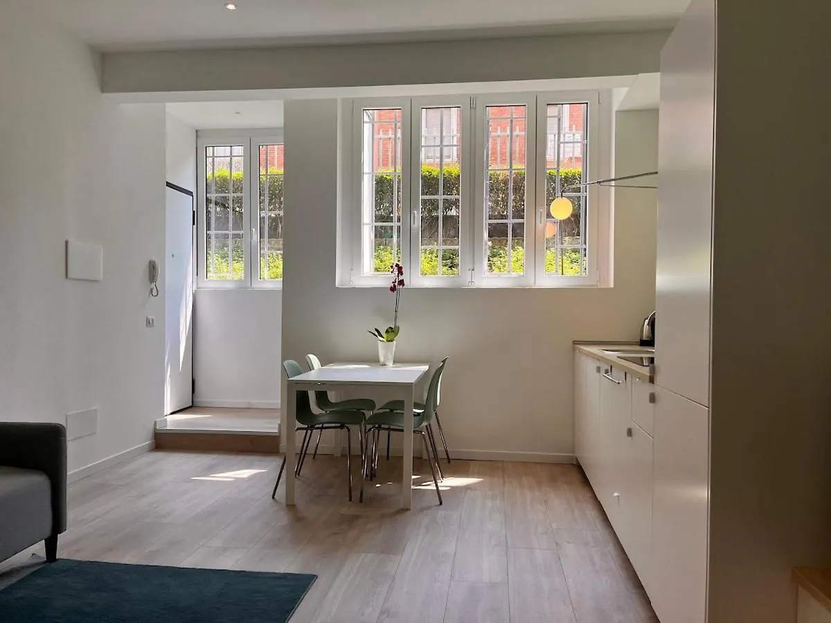 Little Green Flat In Bande Nere Area 米兰